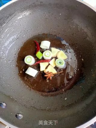 土豆炖鸡块